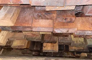 Madeira apreendida (Foto: Divulgação/PRF)