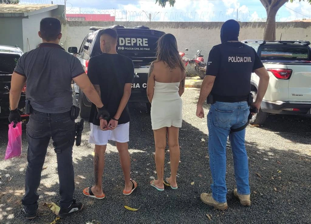 Mãe e filho presos