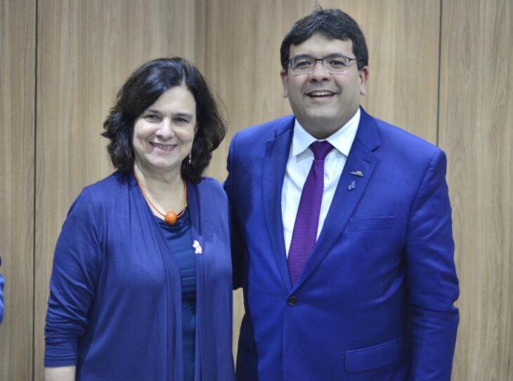 Ministra da saúde e governador