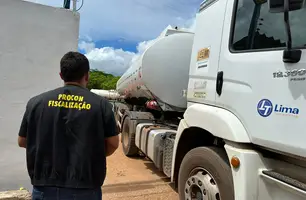 Procon durante fiscalização (Foto: Divulgação)