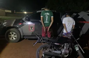 Suspeitos foram levados à Central de Flagrantes (Foto: Divulgação/ PM-PI)