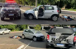 Suspeitos presos (Foto: Divulgação/PM)