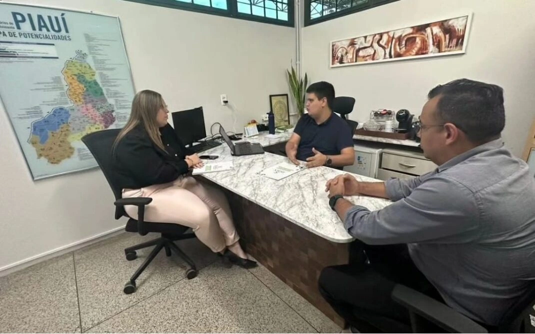 Detran fecha parceria com a Fadex
