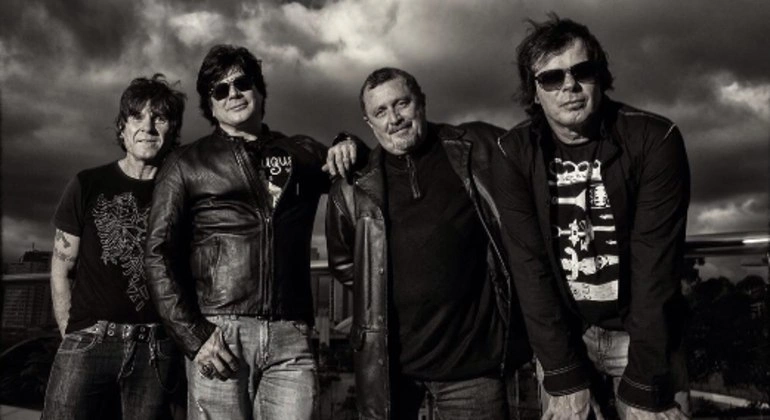 Paulo Ricardo ao lado de Luiz Schiavon, quando todos ainda estavam no RPM