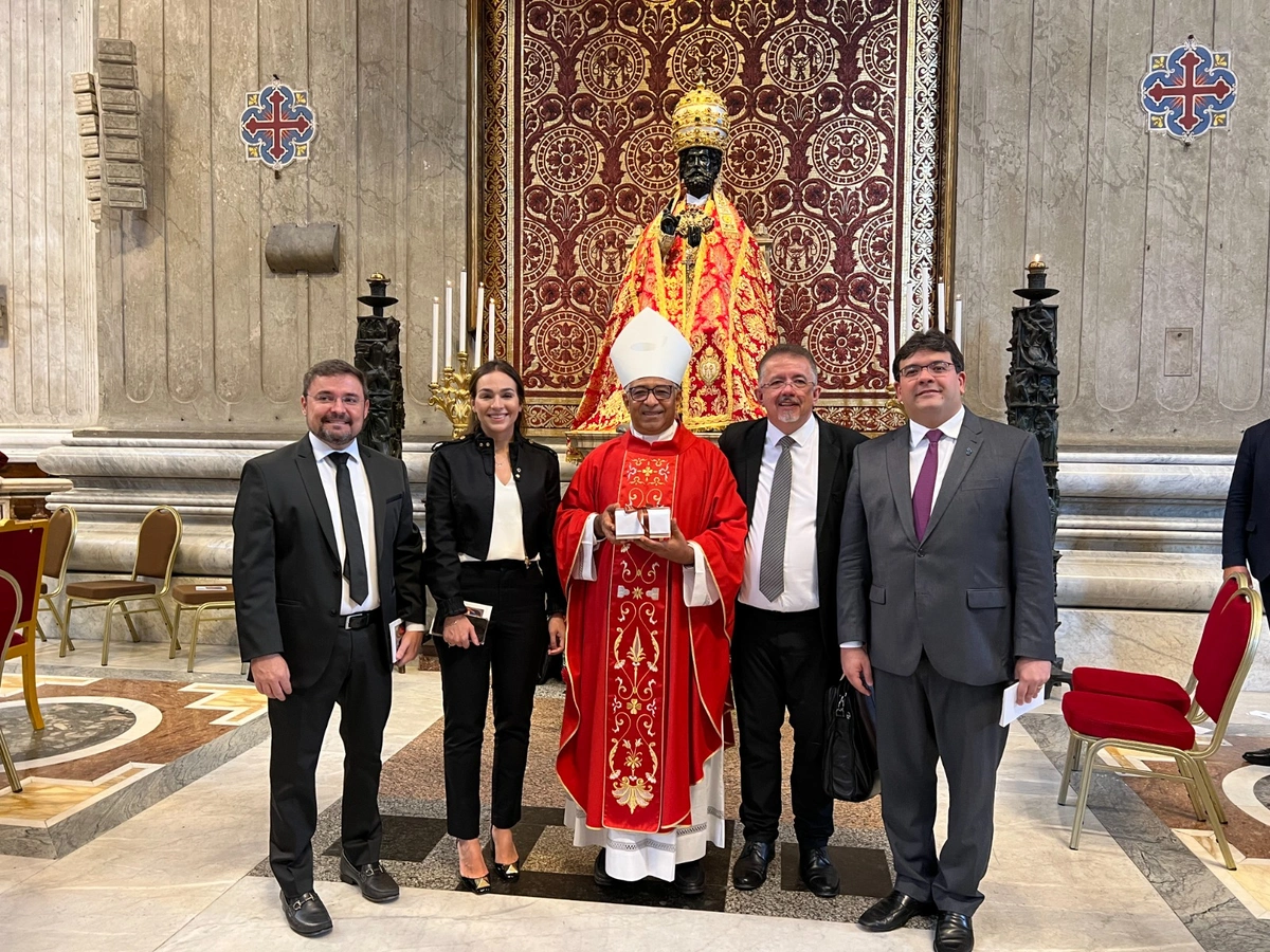 Rafael Fonteles acompanha arcebispo de Teresina no Vaticano