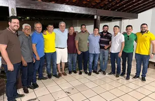 Reunião com ex-prefeito Zé Hamilton (Foto: Divulgação)