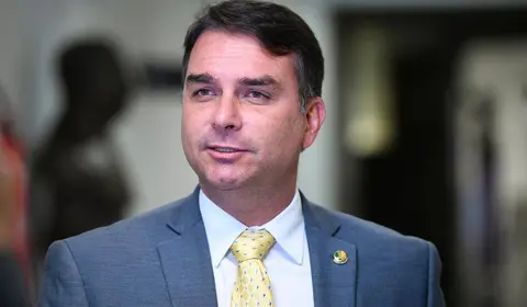Senador Flávio Bolsonaro.