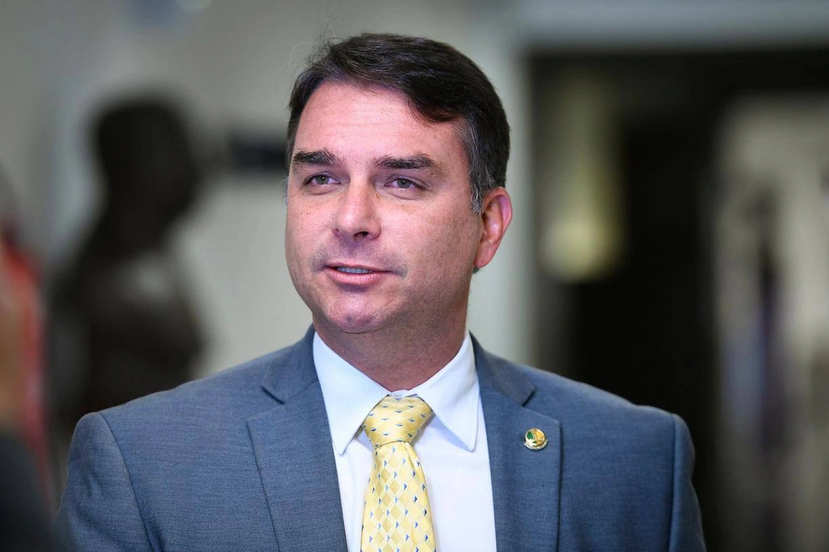 Senador Flávio Bolsonaro.