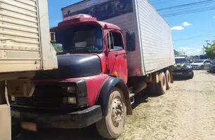 Veículo furtado pelo antigo dono por falta de pagamento (Foto: Divulgação/ PRF-PI)