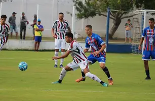 Volante Maurício, do Fluminense-PI (Foto: Reprodução/ Twitter)