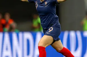 Atacante francesa, Le Sommer (Foto: Reprodução/ Twitter)