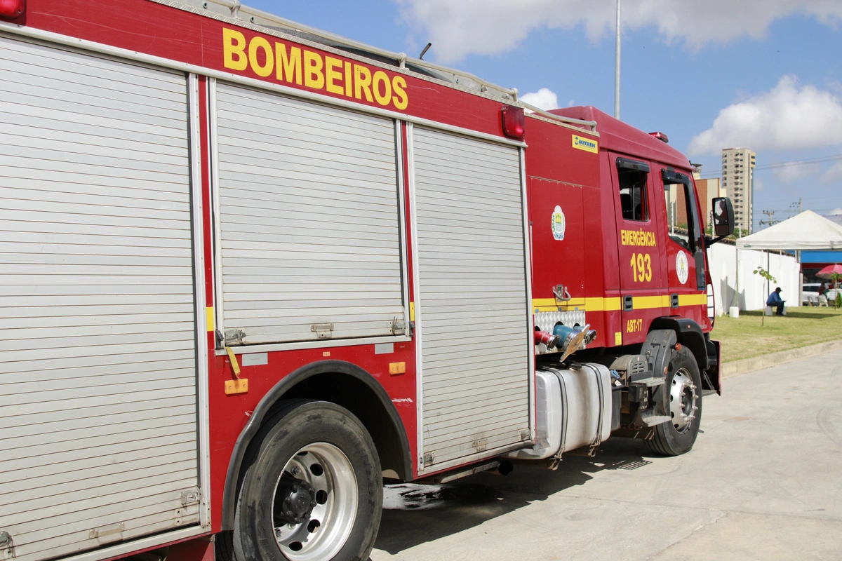 Caminhão dos Bombeiros