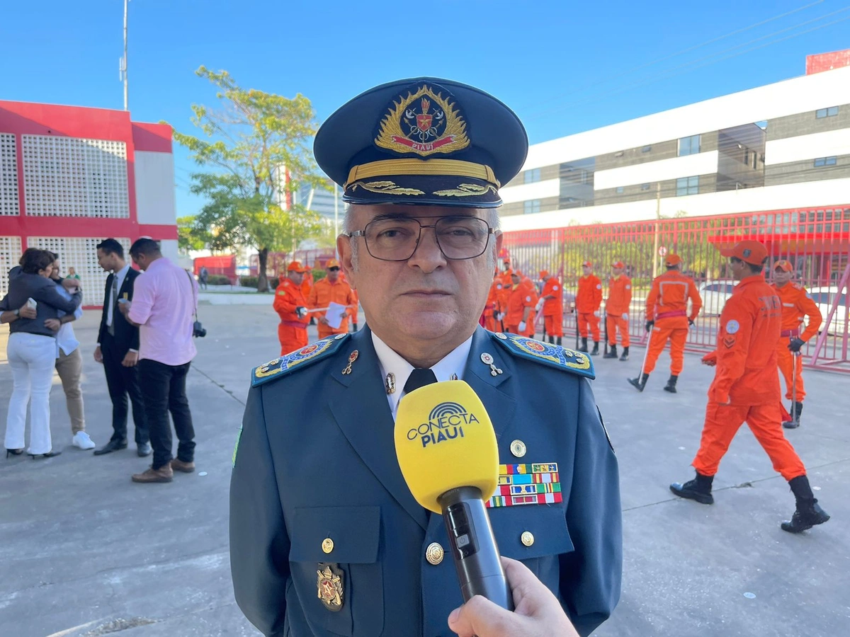 Comandante do Corpo de Bombeiros do Militar do Piauí, coronel José Arimateia