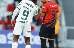 Endrick e Vitor Roque, ambos camisa 9 de suas equipes (Foto: Reprodução/ Twitter)