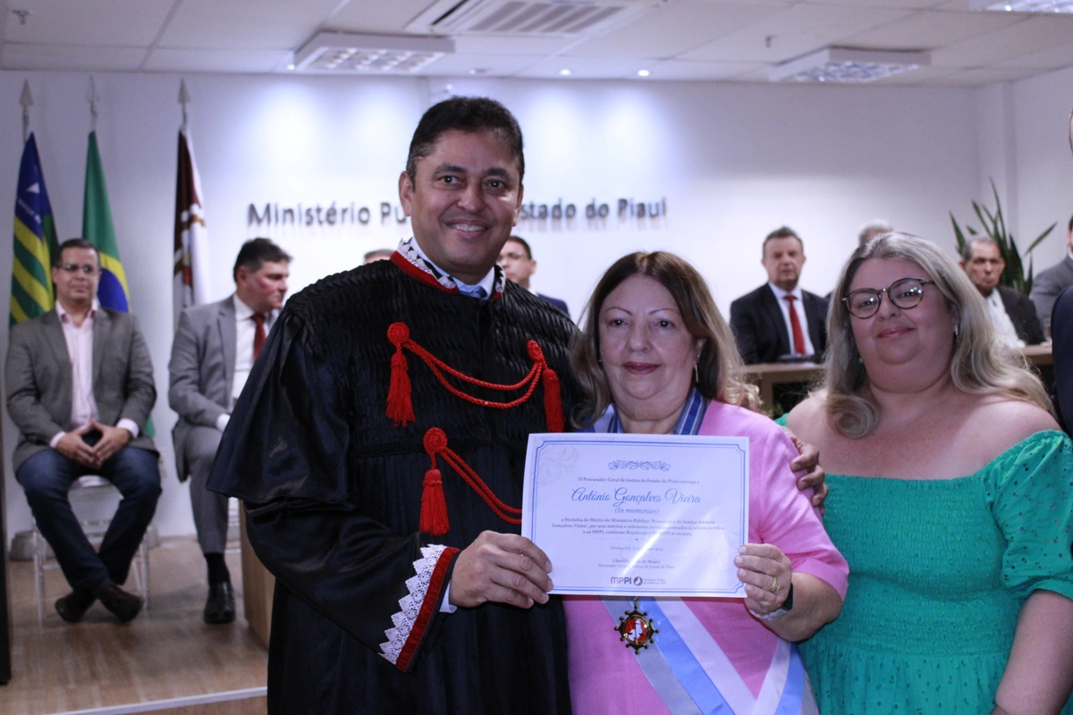 Entrega de medalhas do Mérito Ministerial, Procurador de Justiça Antônio Gonçalves Vieira