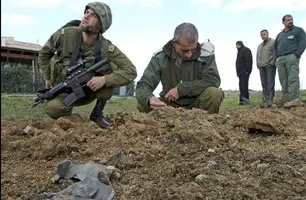Foguetes são lançados a partir do Líbano e provocam ataque israelense (Foto: Reprodução)