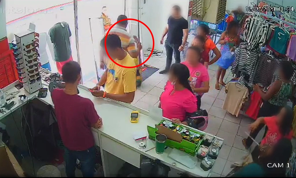 Homem se passando por deficiente é pego furtando em Teresina