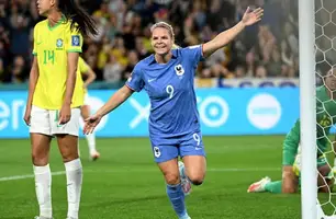 Le Sommer marca primeiro gol em partida contra o Brasil. (Foto: Darren England / EFE)