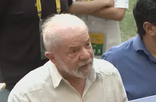 Lula no treino da equipe de futebol feminino do Brasil (Foto: Reprodução/Marcos Amorim)