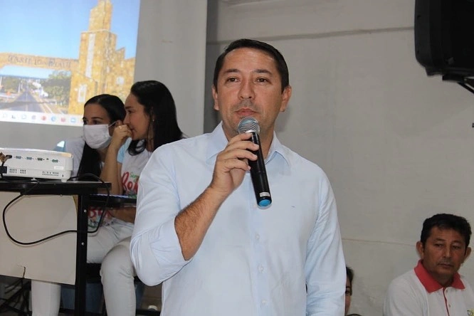 Magno Saores, prefeito de Castelo do Piauí.