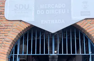 Mercado do Dirceu I não oferece segurança aos funcionários (Foto: Tiago Moura / Conecta Piauí)