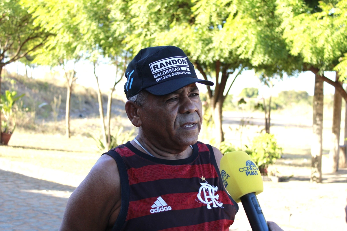 Morador reclama do mau cheiro que fica no local