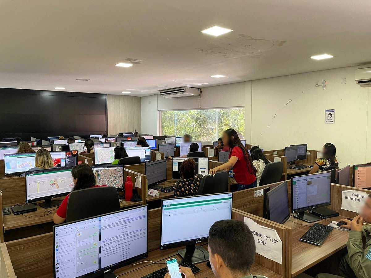 Neste primeiro momento, 71 atendentes passaram por treinamento intensivo e específico para atendimento do canal de emergência