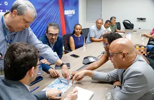 Presidente da da (Alepi) Franzé Silva (PT) e o presidente da Equatorial Piauí Hélio Rafael (Foto: Assessoria)