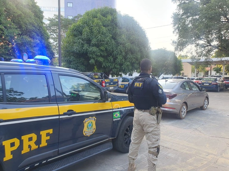 Suspeito tenta fugir de abordagem da PRF