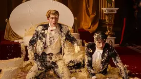 A famosa "cena do bolo" (Foto: Divulgação / Amazon Studios)