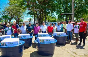 Agricultores familiares recebem equipamentos durante IV Feira da Agricultura Familiar (Foto: Divulgação / Ccom)