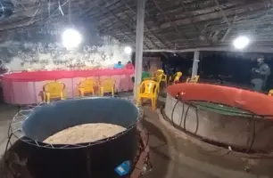 Arena destinada às rinhas de galo encontrada no local (Foto: Divulgação/PM-PI)