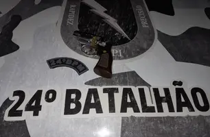 Arma apreendida no local (Foto: Divulgação/ PM-PI)