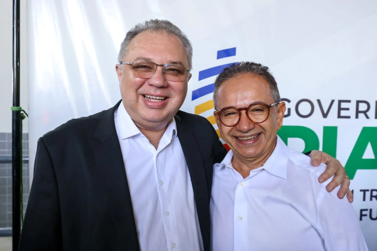 Deputados estaduais e pré-candidatos a prefeitos de Parnaíba, Florentino Neto e Dr. Hélio.