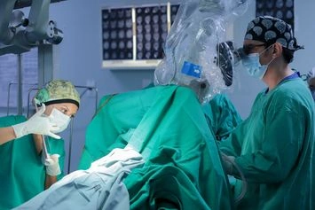 HGV realiza cirurgia de alto risco para retirada de tumor cerebral