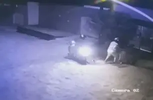 Jovem de 17 anos é executado com quatro tiros na cabeça na Zona Sul de Teresina (Foto: Conecta Piauí)