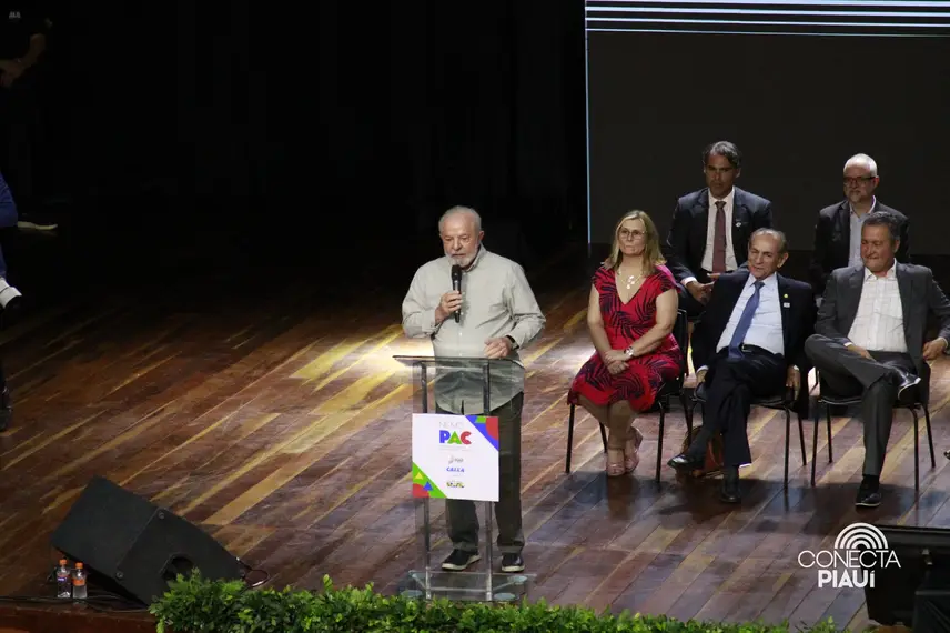 Lula visita Teresina para apresentar obras do PAC no Piauí