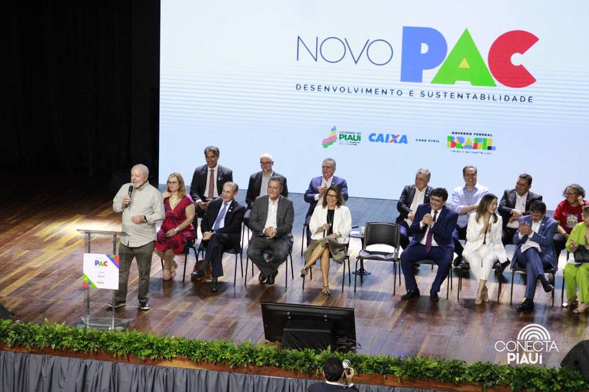 Lula visita Teresina para apresentar obras do PAC no Piauí