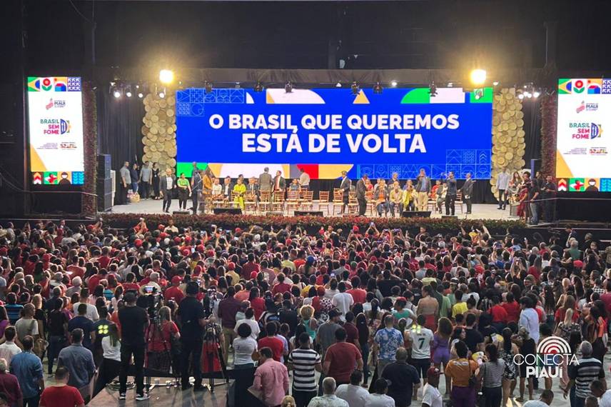 Lula visita Teresina para lançar programa Brasil sem Fome no Piauí