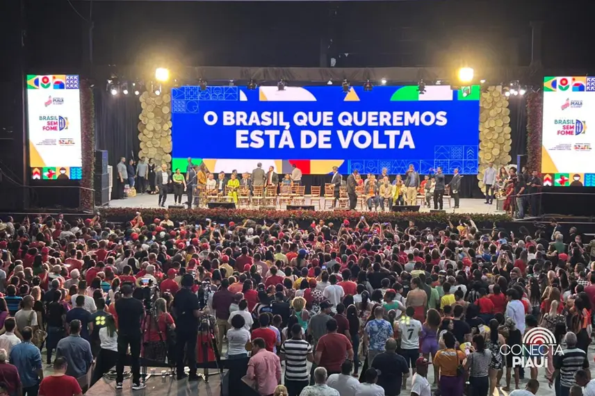 Lula visita Teresina para lançar programa Brasil sem Fome no Piauí