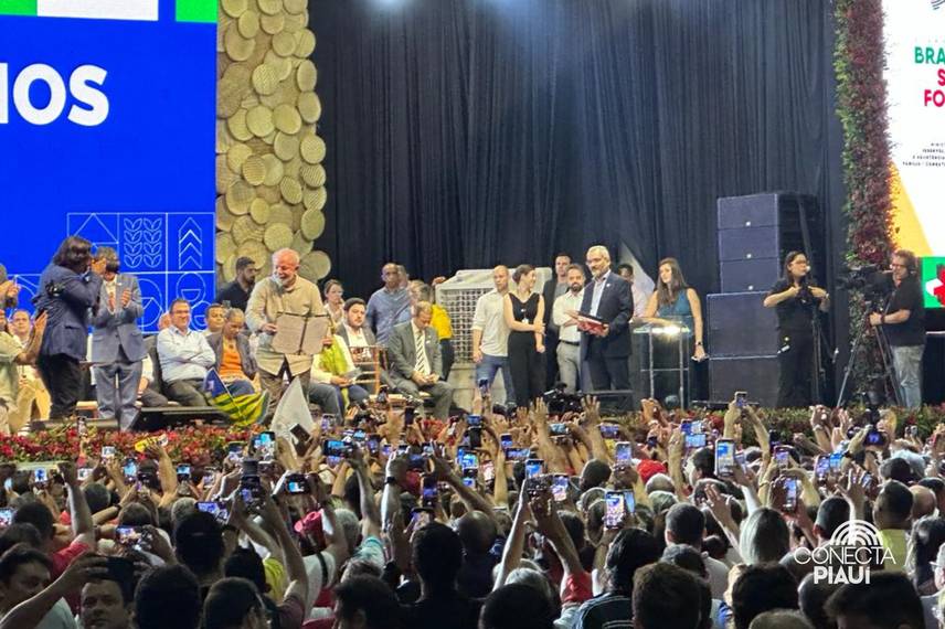 Lula visita Teresina para lançar programa Brasil sem Fome no Piauí