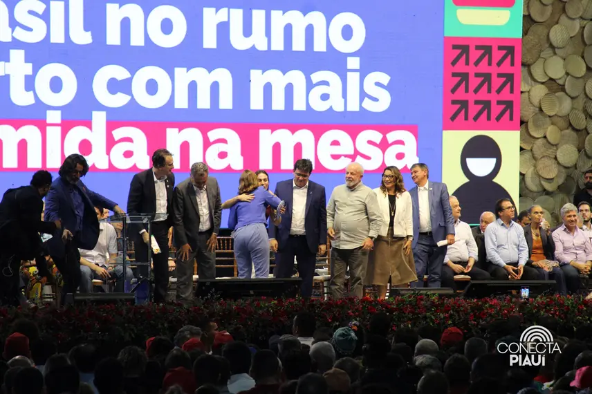 Lula visita Teresina para lançar programa Brasil sem Fome no Piauí