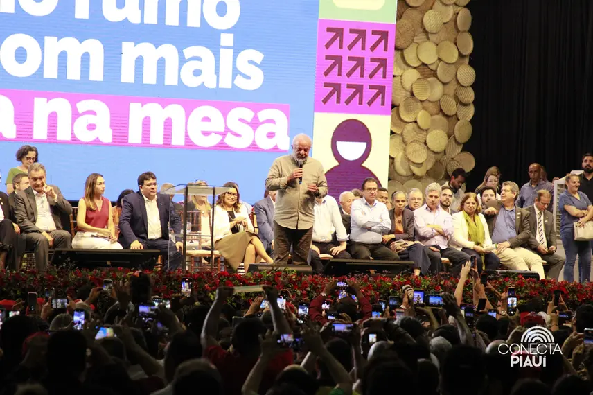 Lula visita Teresina para lançar programa Brasil sem Fome no Piauí