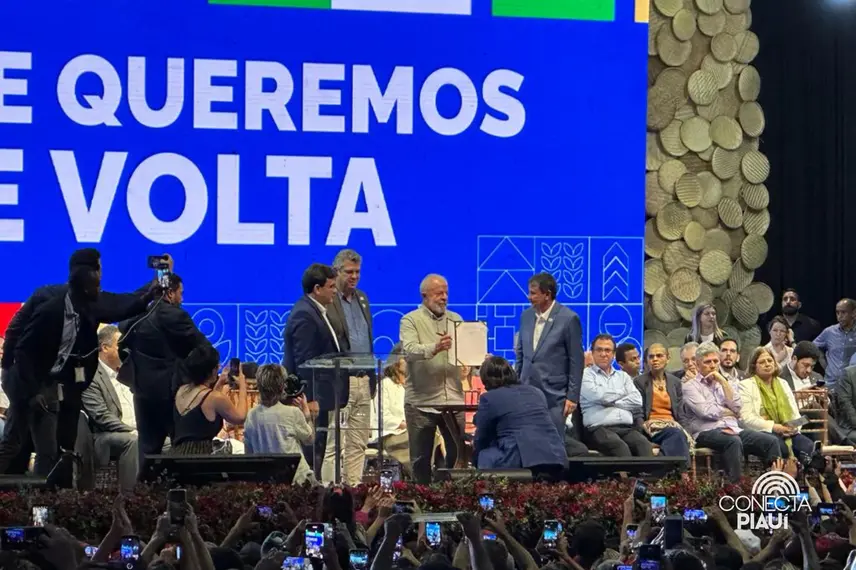 Lula visita Teresina para lançar programa Brasil sem Fome no Piauí