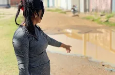 Moradora reclama de cratera existente em bairro na zona Norte de Teresina