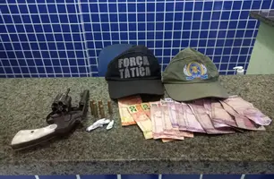 Material apreendido (Foto: Divulgação/PM)