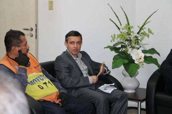 MPT-PI se reúne com mototaxistas e recebe reivindicações da categoria