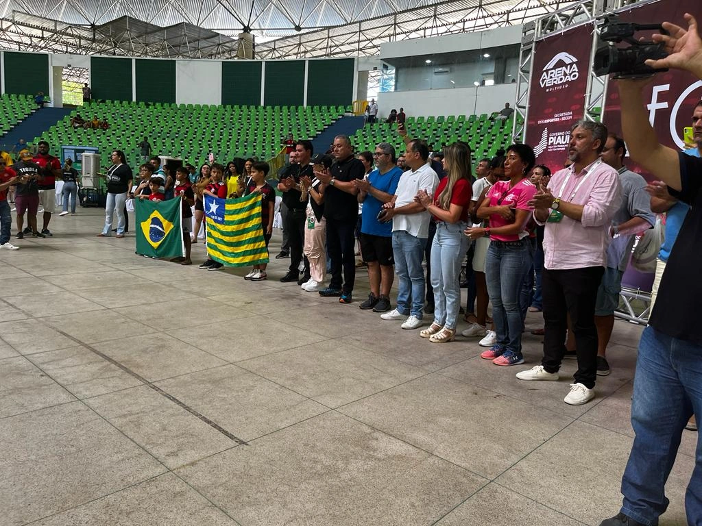 Partida entre Flamengo e Piauí no ginásio Verdão