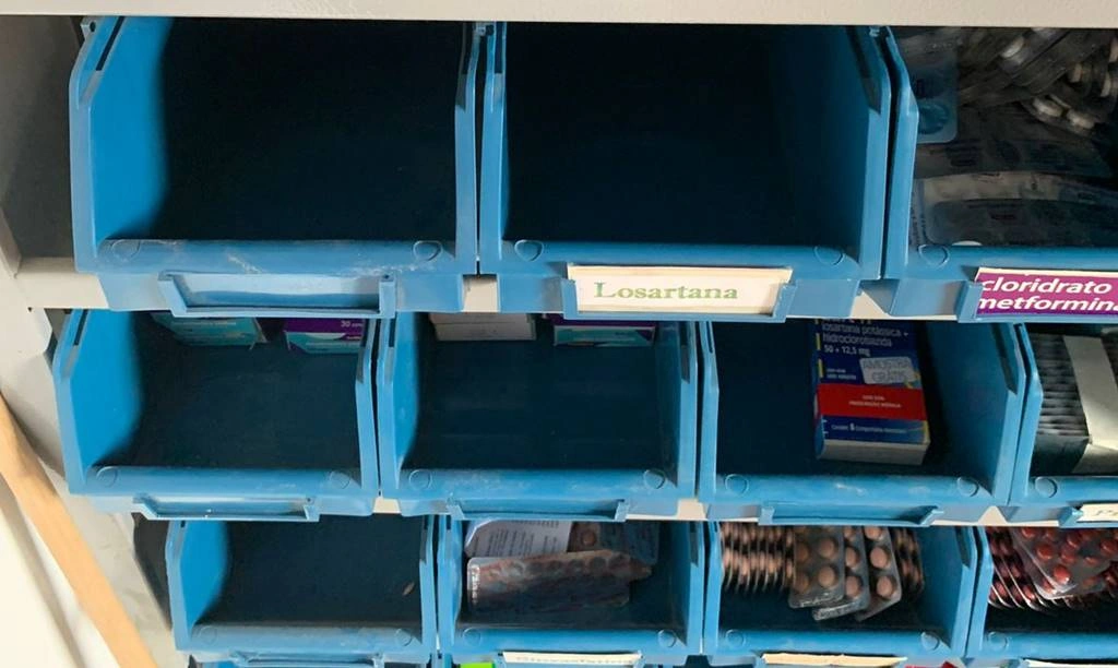 Prateleira de medicamentos