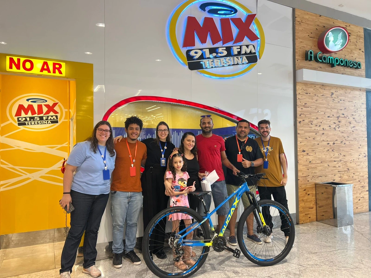 Rádio Mix FM realiza entrega de Bike Audax a ouvinte